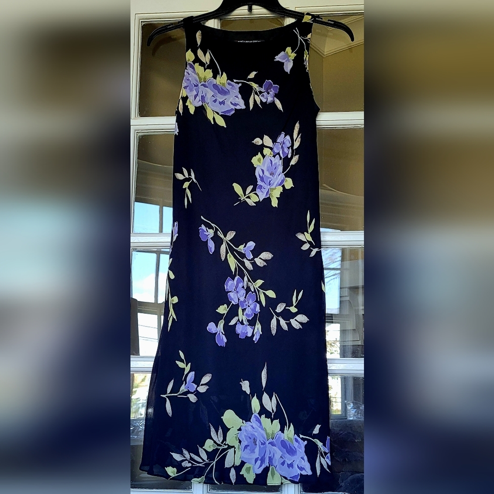 Lilac Floral Print on Black Sleeveless, Boatneck, Dress Size 12 by Joneswear